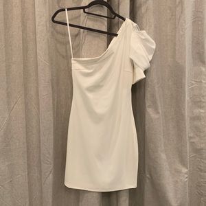 White One Shoulder Dress Size Medium